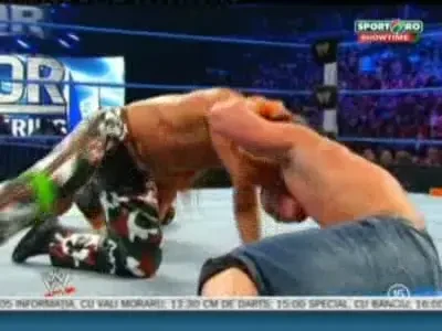 VIDEO:&nbsp;Senzatie la Survivor Series - John Cena a batut de unul singur Degeneratia X