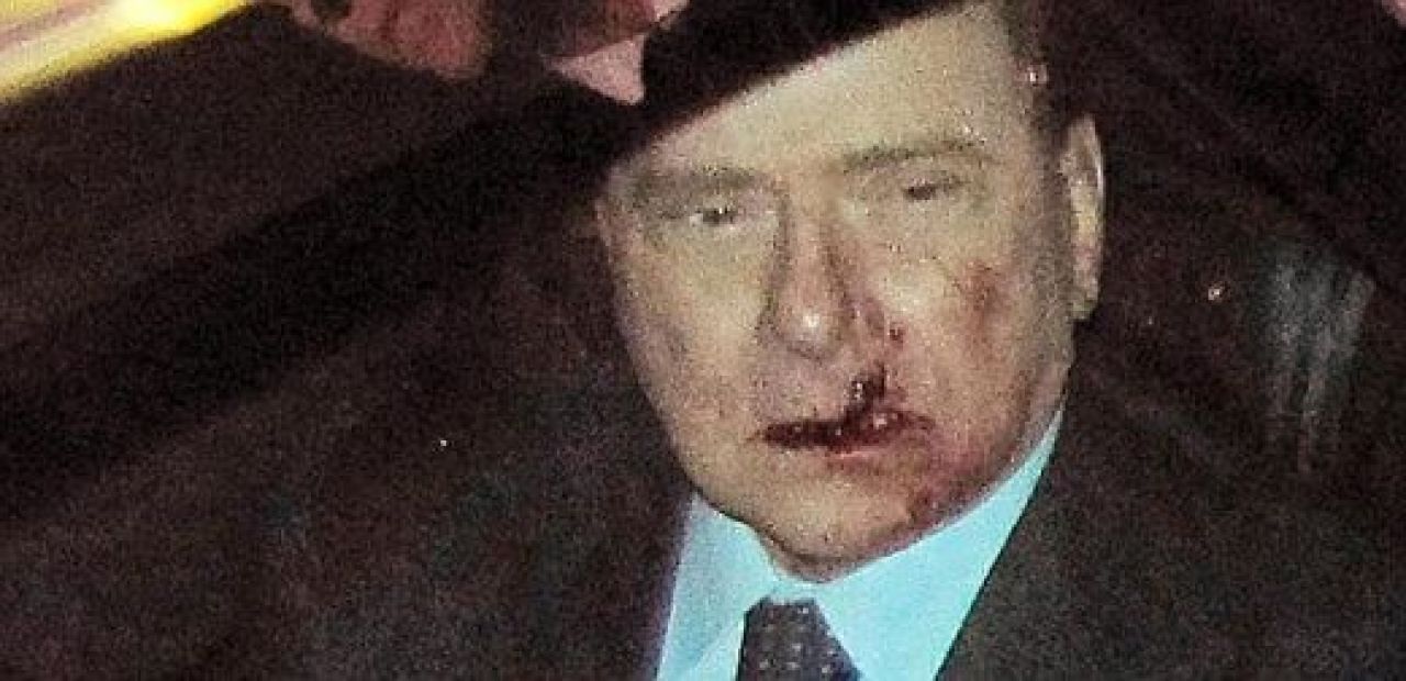 FAZA ZILEI! VIDEO: Imagini socante in Italia! Berlusconi, lovit in fata si umplut de sange!_9