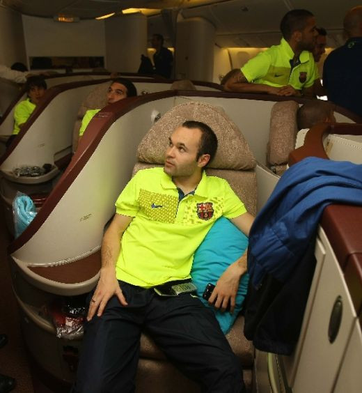 VIDEO / Barca, mai importanta ca un sef de stat la Abu Dhabi! Vezi cum au fost primiti Messi si Ibra:_17