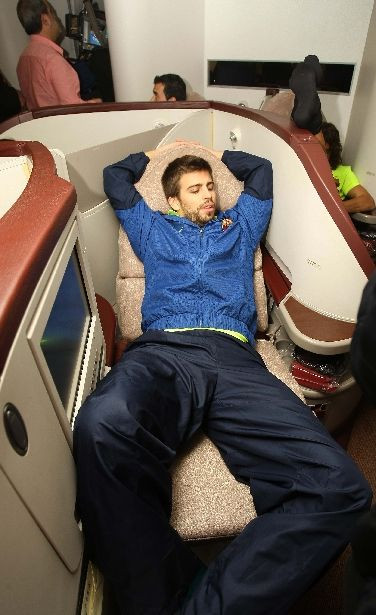 VIDEO / Barca, mai importanta ca un sef de stat la Abu Dhabi! Vezi cum au fost primiti Messi si Ibra:_19