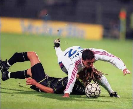 Cele mai GROAZNICE 12 accidentari din istoria fotbalului! VIDEO:_8