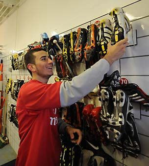 FOTO! Legile lui Wenger: Cele 3 lucruri INTERZISE in vestiarul juniorilor lui Arsenal!_8