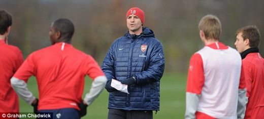 FOTO! Legile lui Wenger: Cele 3 lucruri INTERZISE in vestiarul juniorilor lui Arsenal!_10