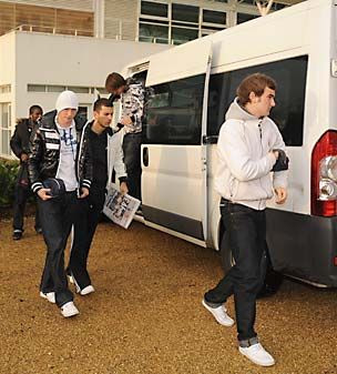 FOTO! Legile lui Wenger: Cele 3 lucruri INTERZISE in vestiarul juniorilor lui Arsenal!_16