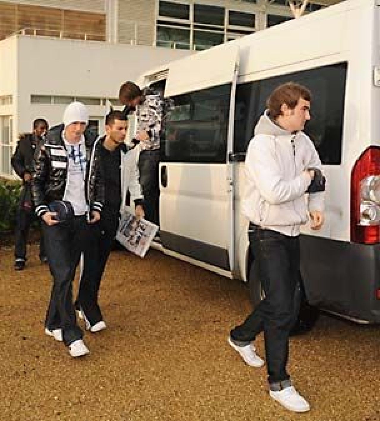 FOTO! Legile lui Wenger: Cele 3 lucruri INTERZISE in vestiarul juniorilor lui Arsenal!_16