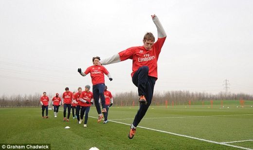 FOTO! Legile lui Wenger: Cele 3 lucruri INTERZISE in vestiarul juniorilor lui Arsenal!_18