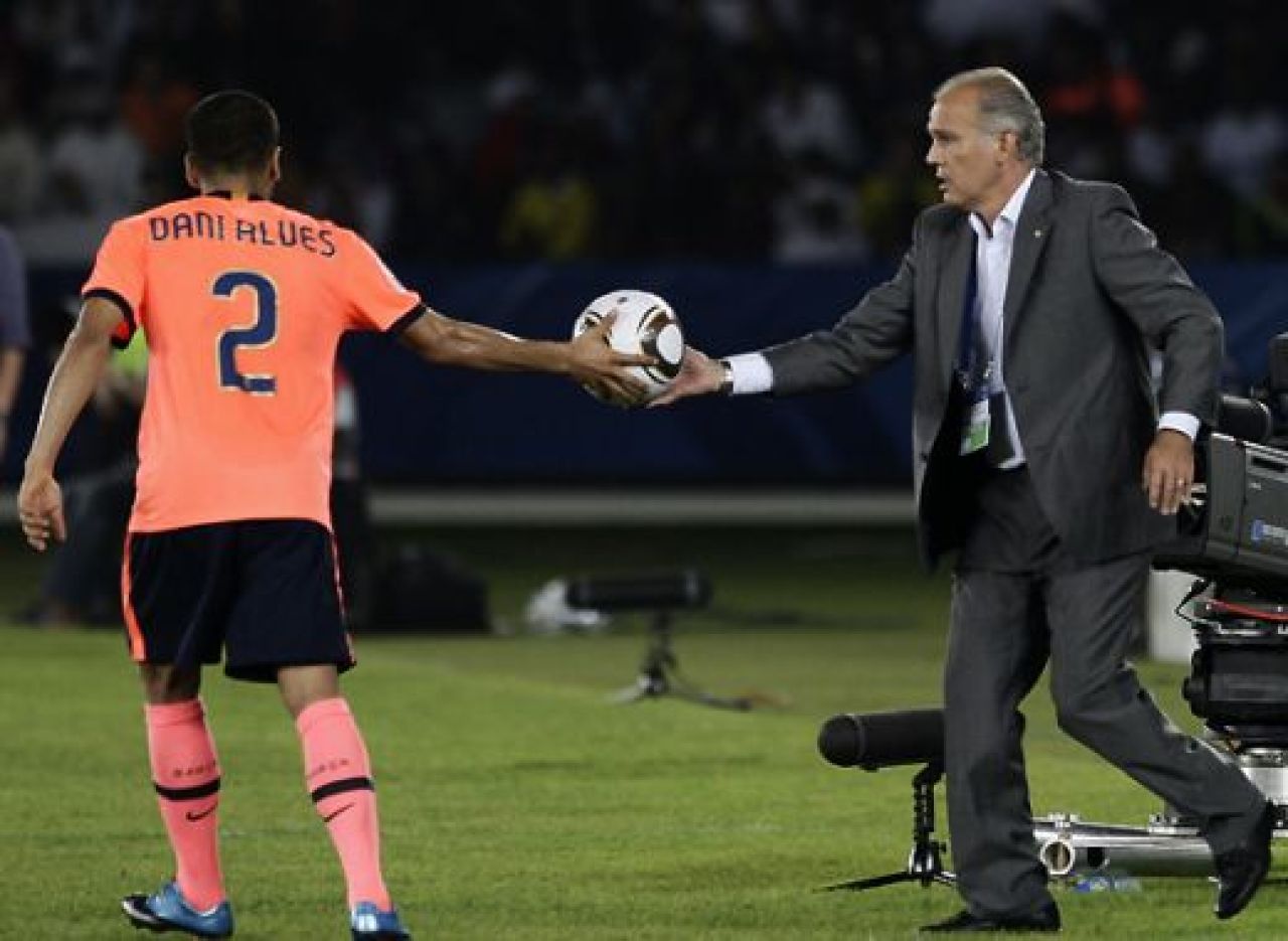 L10NEL MESSI si Barca intra in istorie: Barca 2-1 Estudiantes!_24