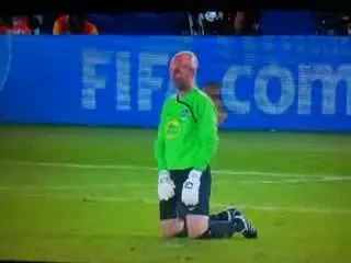 VIDEO / Mai TARE ca Lehmann! Vezi cum se usureaza un portar la CM al cluburilor: