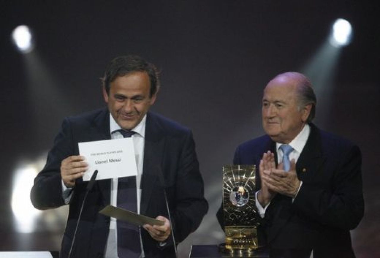 El este REGELE! Messi a castigat trofeul FIFA World Player 2009:_23