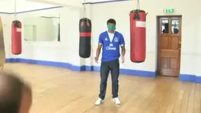 VIDEO / The Making Of: cum au jonglat cei mai TARI fotbalisti legati la ochi!