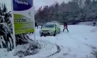 VIDEO / Ce v-ati dori sa pateasca un politist care va trage pe dreapta?