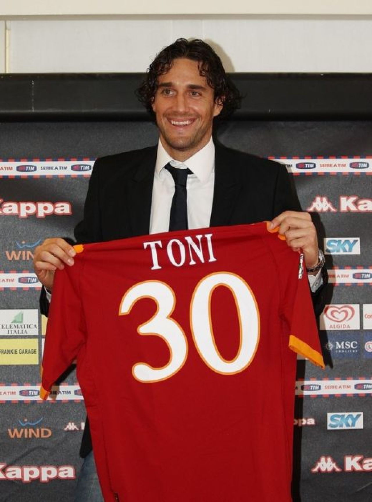 FOTO: Luca Toni a fost prezentat oficial la Roma!_4