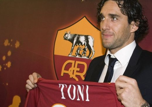 FOTO: Luca Toni a fost prezentat oficial la Roma!_5