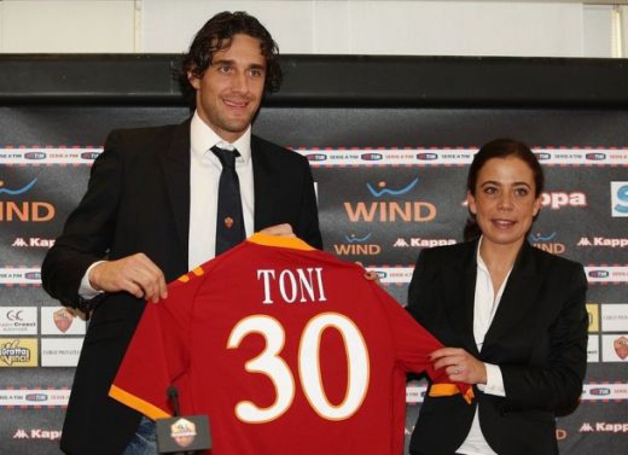 FOTO: Luca Toni a fost prezentat oficial la Roma!_7