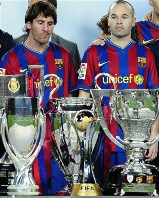 Super imagini! Barcelona le-a prezentat fanilor cele 6 trofee pe 'Viva la vida' a celor de la Coldplay!_4