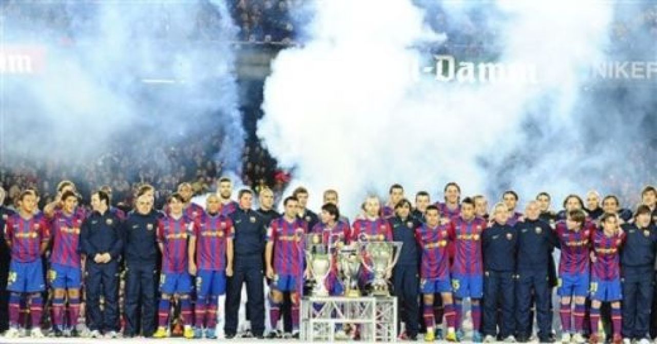 Super imagini! Barcelona le-a prezentat fanilor cele 6 trofee pe 'Viva la vida' a celor de la Coldplay!_5