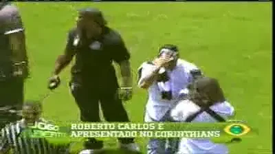 Super show: Vezi cum a fost prezentat Roberto Carlos la Corinthians