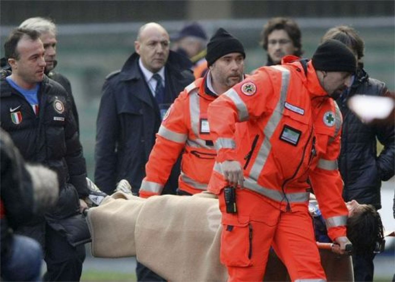 Chivu a fost operat! Colegii lui de la Inter l-au vizitat la spital!_5