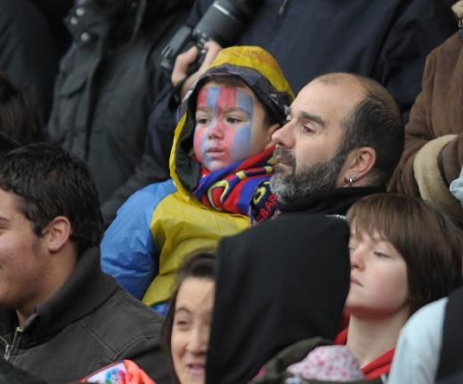 VIDEO / Starurile Barcei s-au antrenat la spital! Messi i-a vizitat pe copiii bolnavi_6