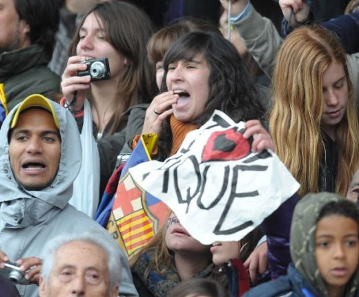 VIDEO / Starurile Barcei s-au antrenat la spital! Messi i-a vizitat pe copiii bolnavi_21