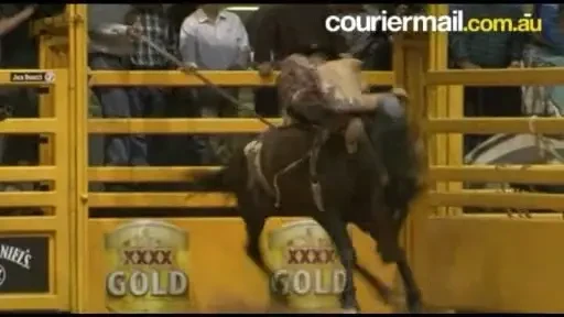 VIDEO: Calcat in picioare de un cal turbat la un concurs de rodeo!
