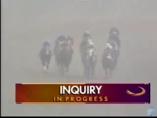 VIDEO: Foarte tare!&nbsp;Doi jochei s-au luat la pumni in timpul cursei!