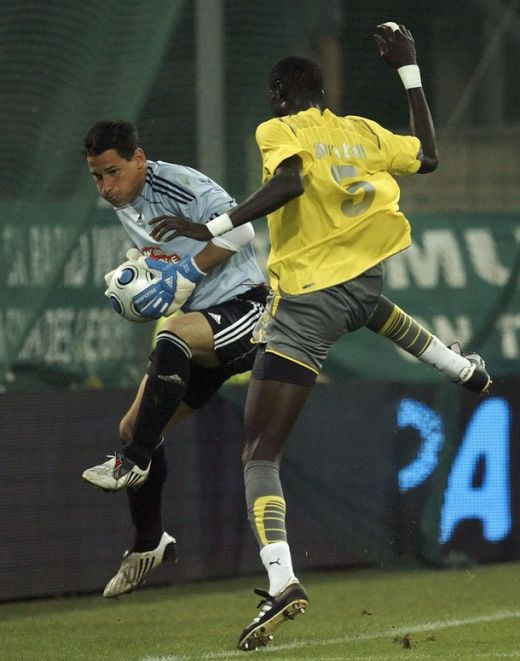 Ouon o amana pe Steaua, Stoichita cauta alt fundas! Vezi ce jucator din Cipru vrea sa ia_3