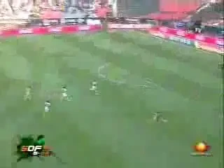 VIDEO / Cautati talente? Vi le dam noi pe tava! Vezi ce poate un atacant paraguyan: