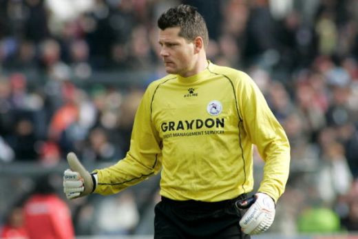 Wotte are colaboratori olandezi: 