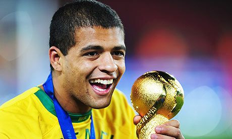 Luis Fabiano, cel mai bun brazilian din Europa! Vezi pe ce loc sunt Ronaldinho si Kaka:_7