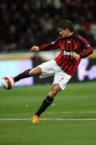 Luis Fabiano, cel mai bun brazilian din Europa! Vezi pe ce loc sunt Ronaldinho si Kaka:_21