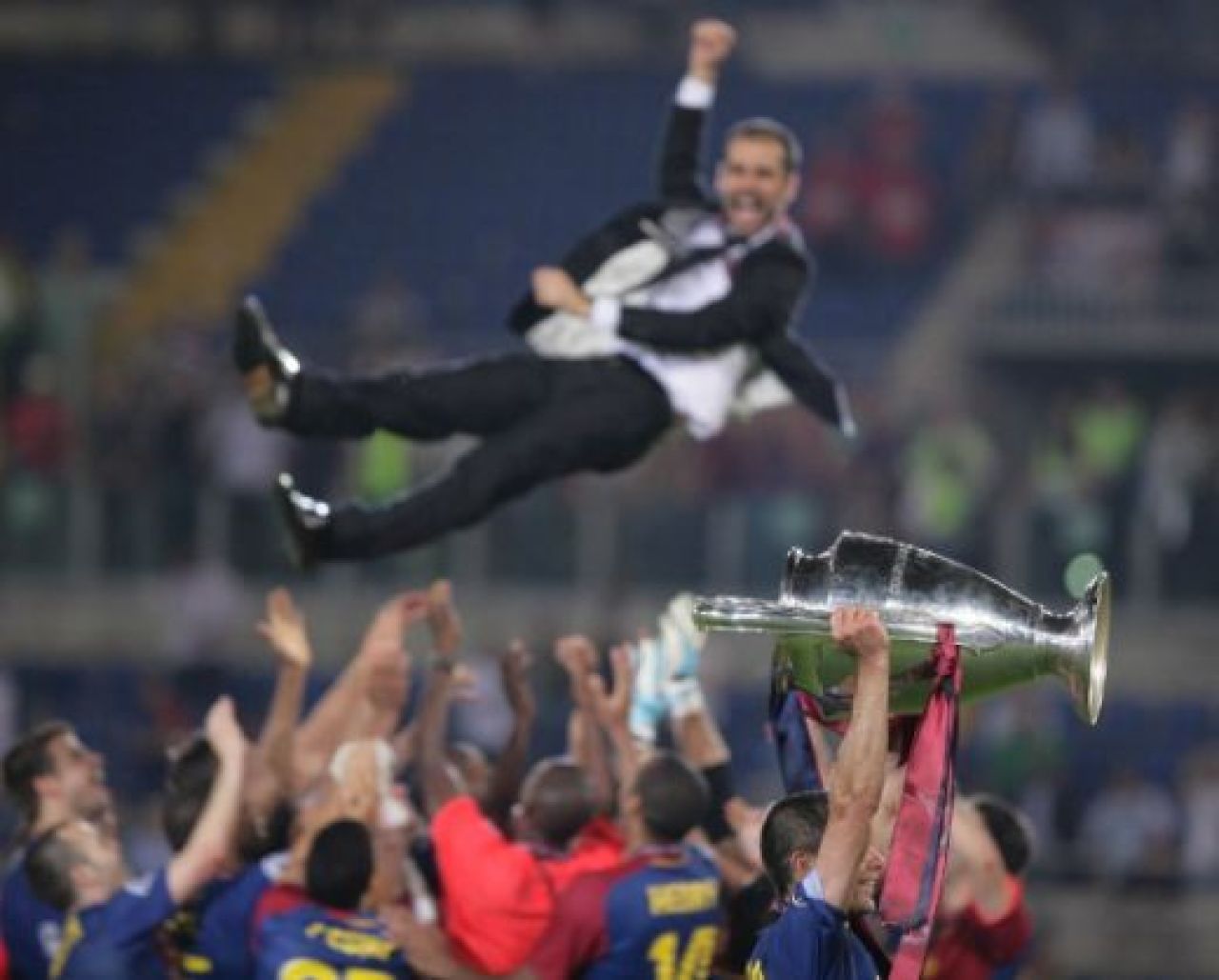 Guardiola si-a prelungit contractul cu Barcelona!