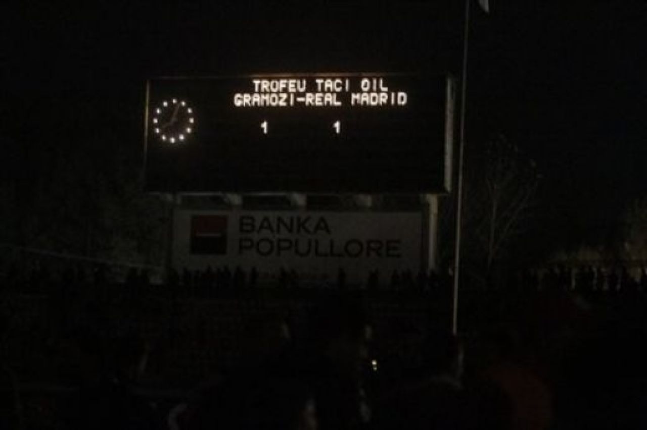 VIDEO Kaka si Ronaldo lasati in BEZNA! Vezi cum s-au chinuit pentru 2,5 milioane de euro!_2