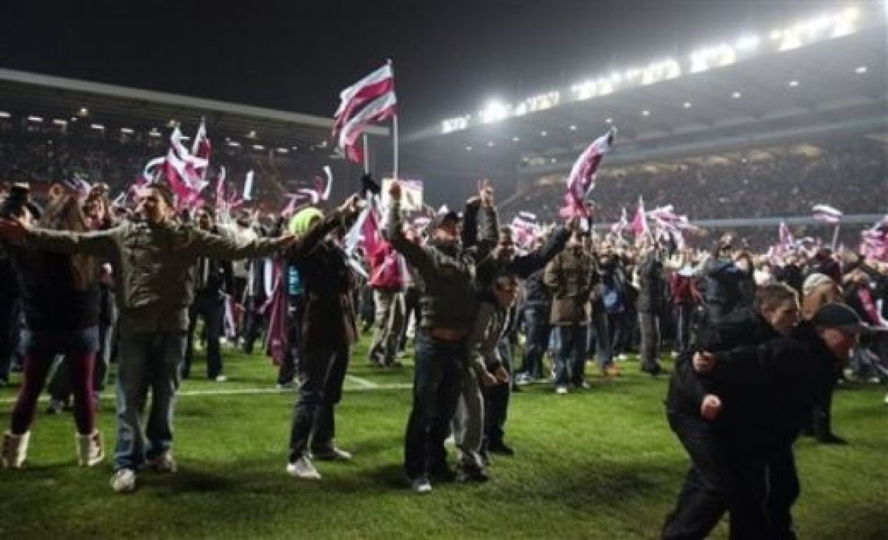 VIDEO Super gol din foarfeca in Aston Villa 6-4 Blackburn! Fanii lui Villa au invadat terenul! _2