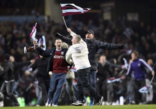 VIDEO Super gol din foarfeca in Aston Villa 6-4 Blackburn! Fanii lui Villa au invadat terenul! _5