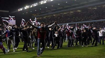 VIDEO Super gol din foarfeca in Aston Villa 6-4 Blackburn! Fanii lui Villa au invadat terenul! _6