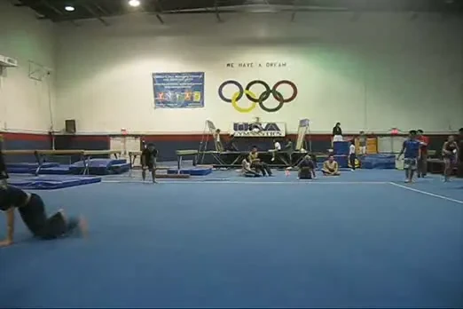 VIDEO! Gimnastul SADIC! Ii place sa cada numai in BOT :)