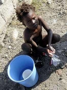Imagini zguduitoare cu stadionul din Port au Prince, Haiti! Bild: 