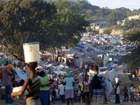 Imagini zguduitoare cu stadionul din Port au Prince, Haiti! Bild: