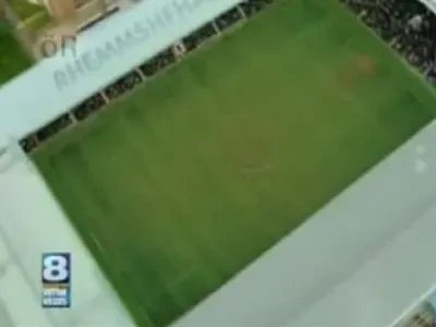 Prima poveste de dragoste pe un stadion: Romeo si Julieta, dezbracati la mijlocul terenului :)