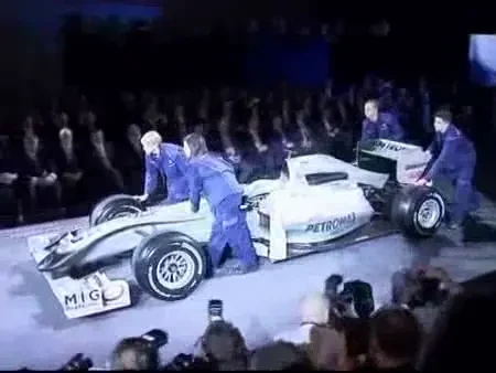 FOTO / Michael Schumacher, prezentat OFICIAL la Mercedes!