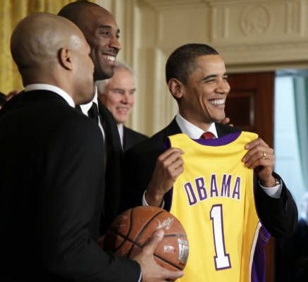 Campioana NBA, Los Angeles Lakers, a fost primita la Casa Alba de Barack Obama!_19
