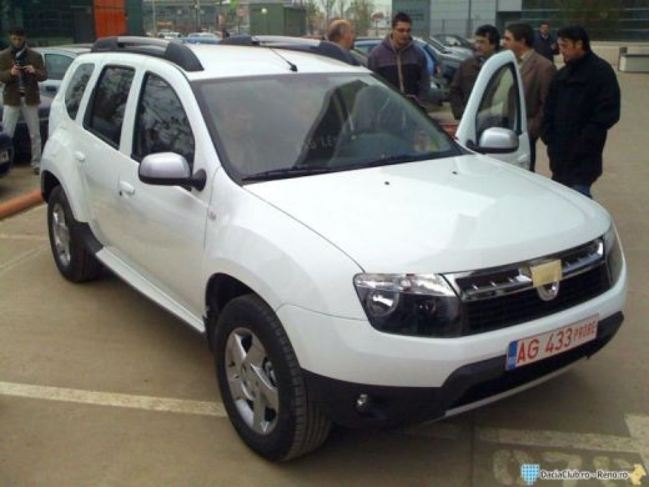 FOTO / Primele poze cu interiorul Daciei Duster! Ce s-a schimbat fata de Logan?_2