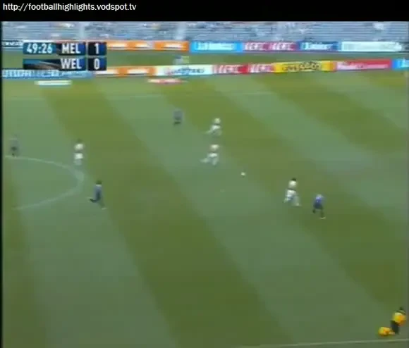 VIDEO / A marcat un super gol si a mimat sexul cu steagul de la coltul terenului!