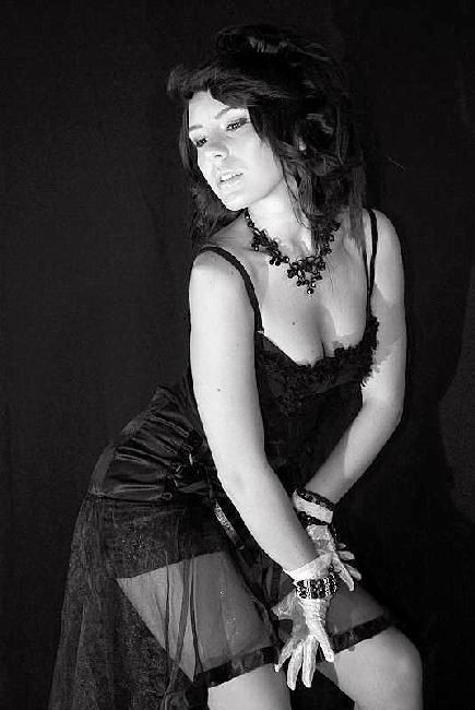 Ca la 20 de ani! Onicas implineste AZI 20 de ani: de la Victoria Beckham de Romania la pasiunea pentru tenis!_15