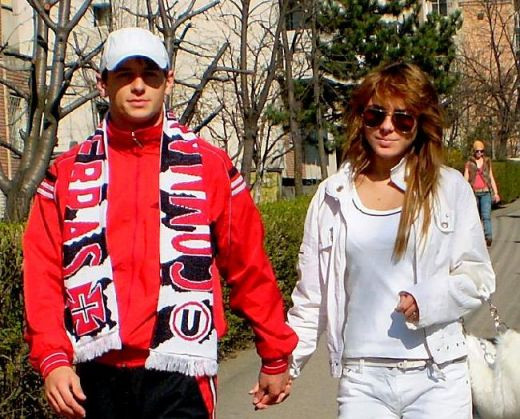 Ca la 20 de ani! Onicas implineste AZI 20 de ani: de la Victoria Beckham de Romania la pasiunea pentru tenis!_25