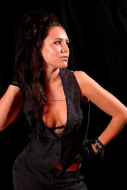 Ca la 20 de ani! Onicas implineste AZI 20 de ani: de la Victoria Beckham de Romania la pasiunea pentru tenis!_43