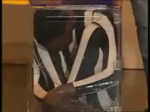 UIMITOR! El e omul FARA OASE! Vezi ce este in stare sa faca!