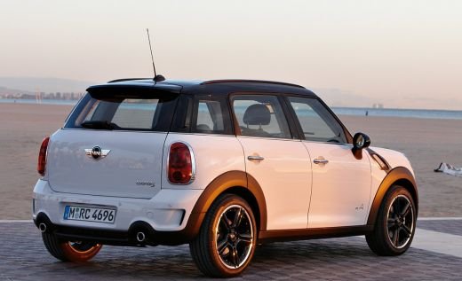 Sambata, ora 12.00, la ProMotor: Lorena Trica, intre Dacie si BMW X3!_4
