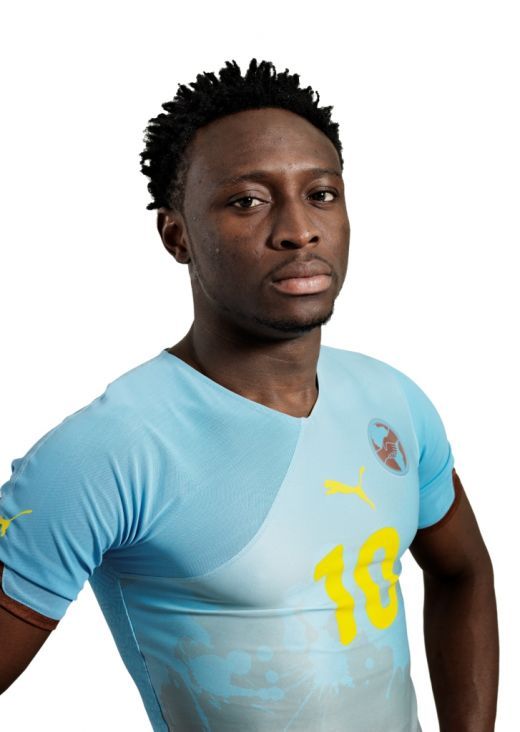 4 picturi cu jucatori de fotbal africani, comandate de catre PUMA artistului Kehinde Willey_11